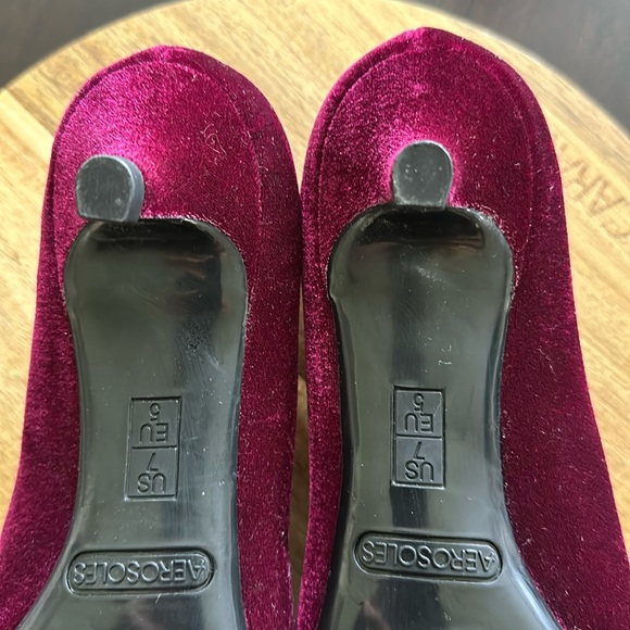 Burgundy velvet kitten heels - Picture 8 of 8